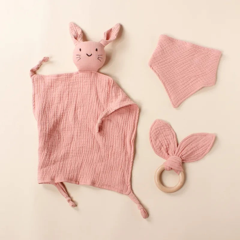 Coffret Naissance Personnalisable – Doudou, Anneau de Dentition & Bavoir